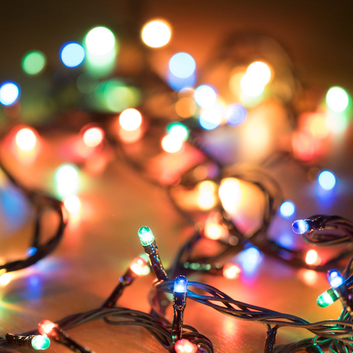 Sicurezza elettrica per le decorazioni natalizie: 10 best practice per un Natale sicuro