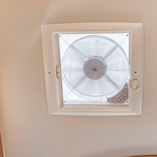 Ventilatori da soffitto, il vantaggio di una gamma completa per l'estate