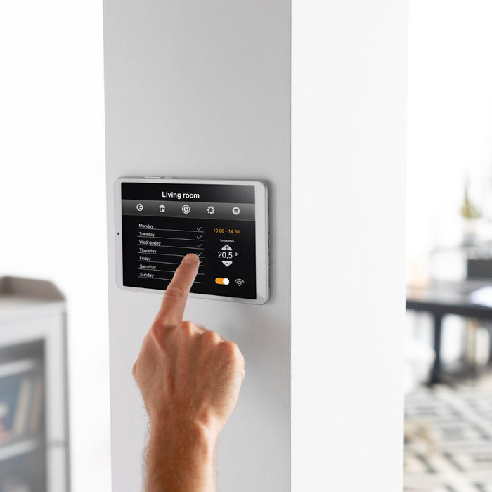 Domotica cablata vs wireless: quale conviene per il 2025?