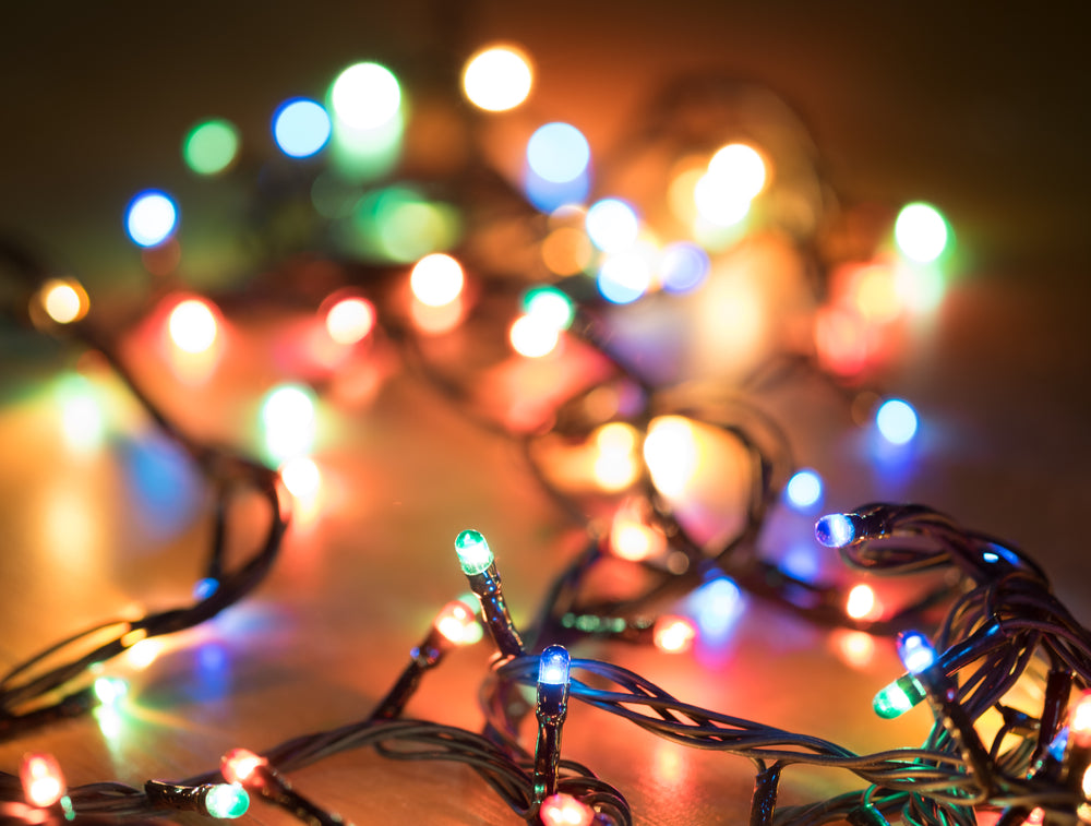 Sicurezza elettrica per le decorazioni natalizie: 10 best practice per un Natale sicuro