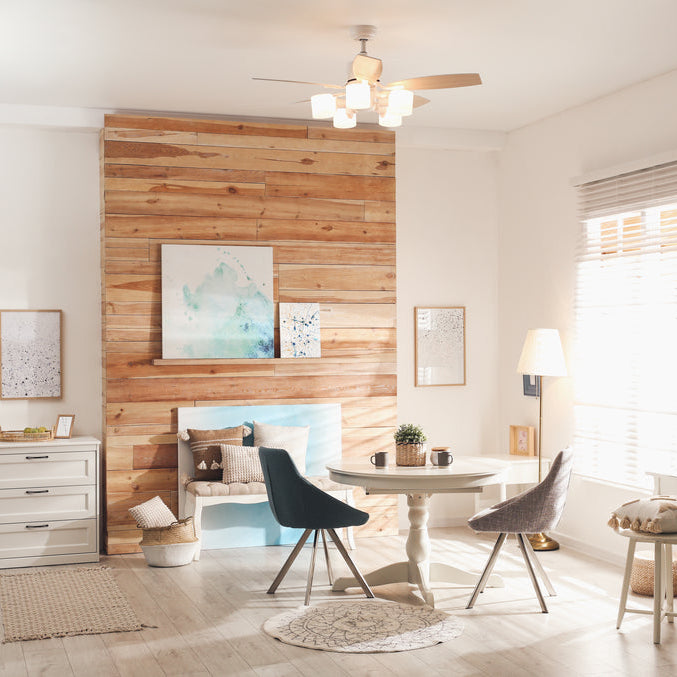 Ventilatori a soffitto con luce: la soluzione 2 in 1 perfetta