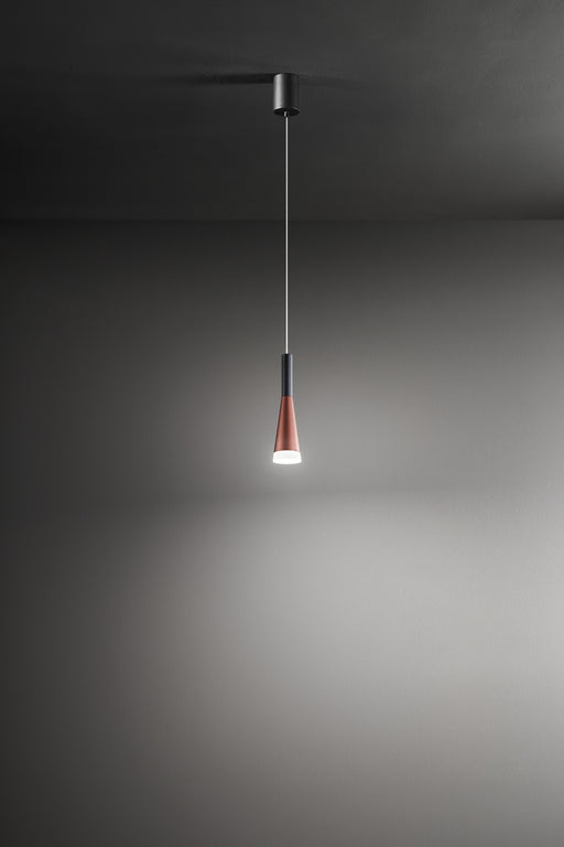 Lampadario a Sospensione Perenz Cone Nero