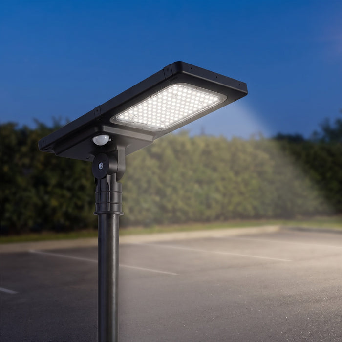 Lampione LED Ibrido Solare Arteleta SJH40 40W 6600lm IP65 con Telecomando, acceso al crepuscolo sul piazzale