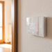 Termostato Connesso Bticino Netatmo Smarther2 da Incasso Bianco, installato a parete nel corridoio