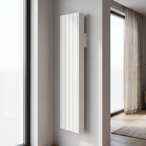 Radiatore Elettrico Verticale Farho Maximo Bianco Wi-Fi, accanto alla porta-finestra