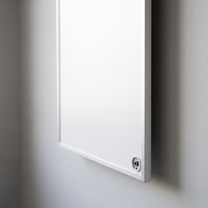 Pannello Radiante Infrapower VCIR 300W in Alluminio Bianco da Parete 30x90, dettaglio della cornice in alluminio e dello spessore