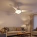Kit illuminazione per ventilatori Vortice Nordik Evolution, acceso sotto un ventilatore da soffitto in soggiorno (ventilatore non incluso)