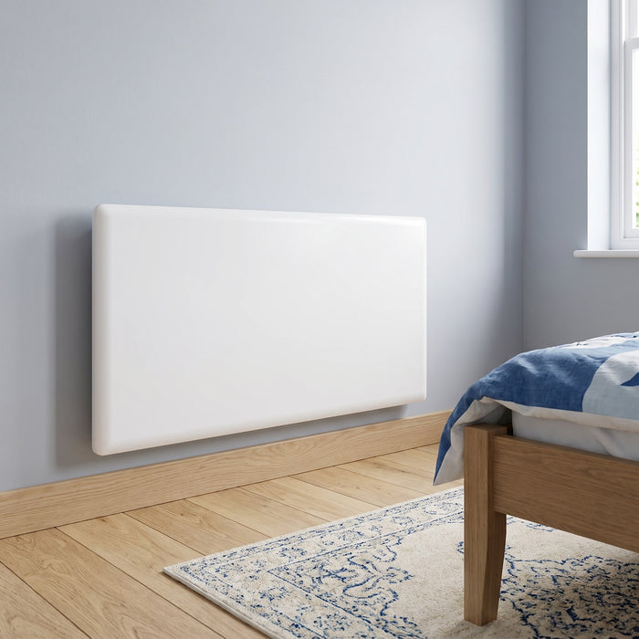 Radiatore elettrico Nobo Oslo Wi-Fi 1000W, installato in una cameretta