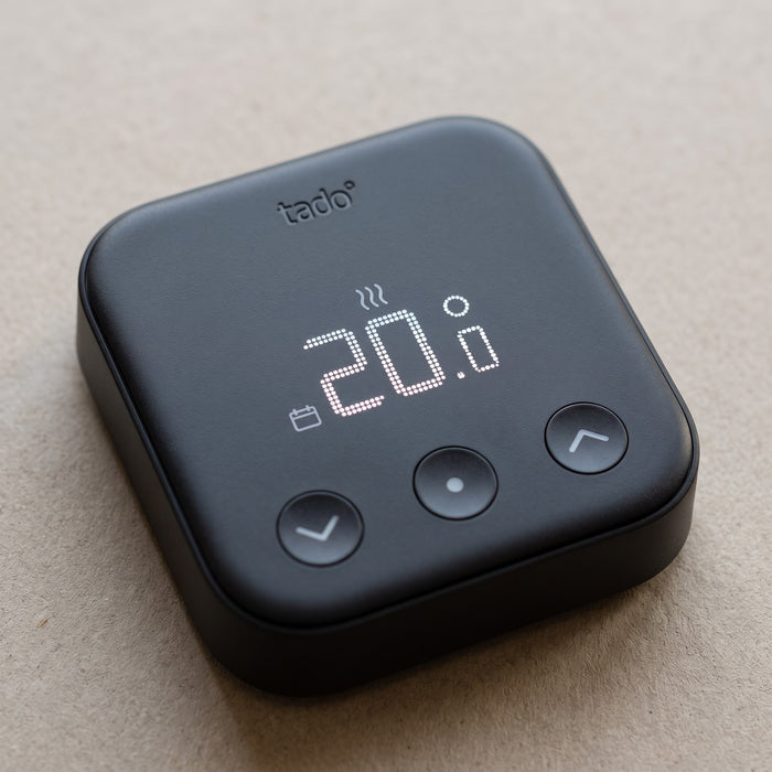 Sensore di Temperatura Wireless Tado Serie X, dettaglio del display e dei tre tasti