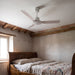 Ventilatore da soffitto Vortice Nordik Evolution R 90/36, installato al soffitto in camera da letto